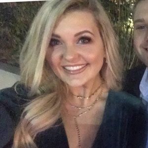 Meet your Posher, Brooke